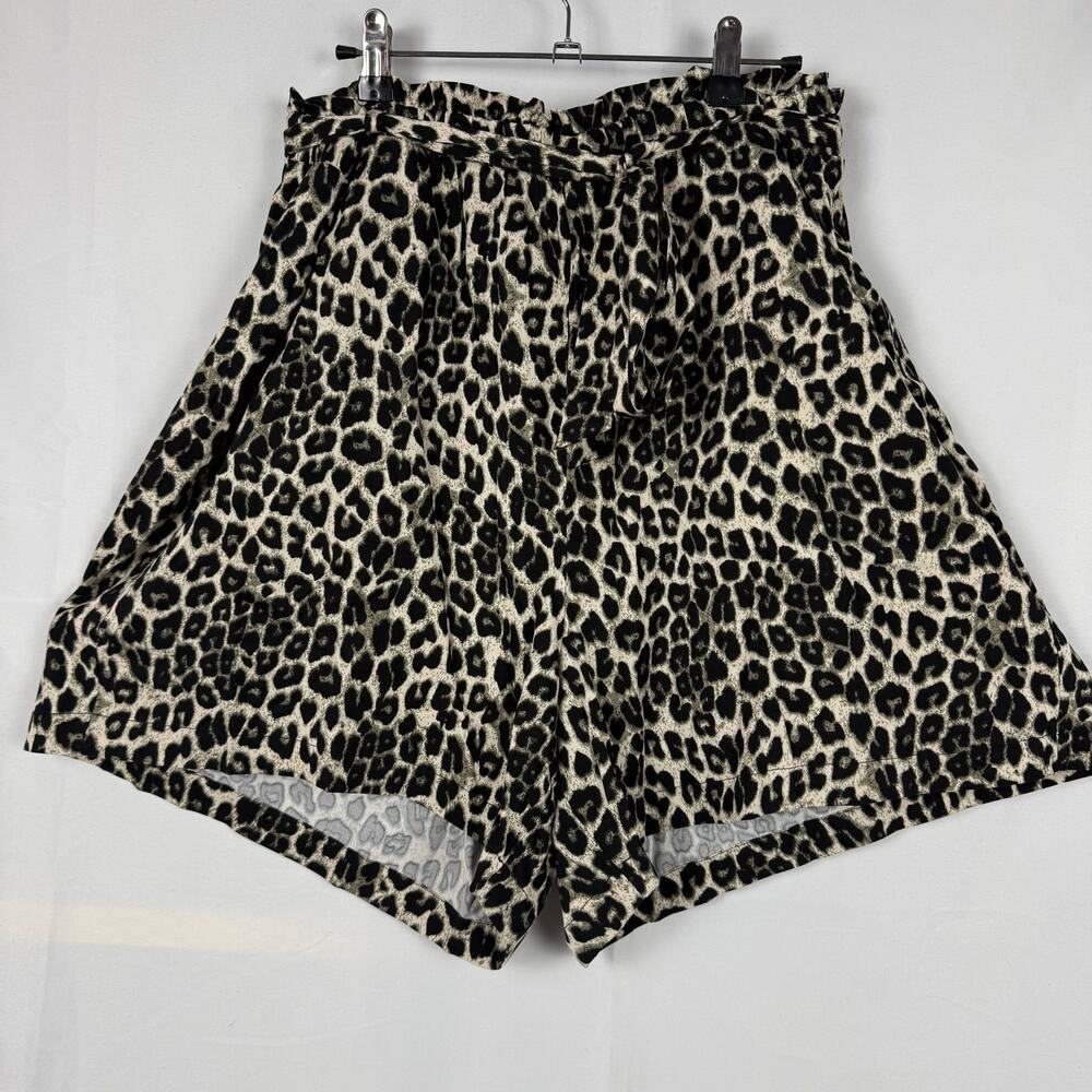 TORRID Leopard Print Front Tie Belted 5" Paper Bag Shorts NWT 18 / 20 2XL